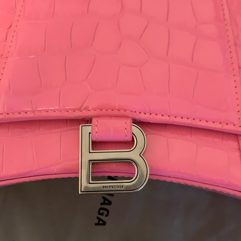 ~~SOLD ~~šš„°š„°Balenciaga Pink Hourglass Bag - Picture 4 of 9